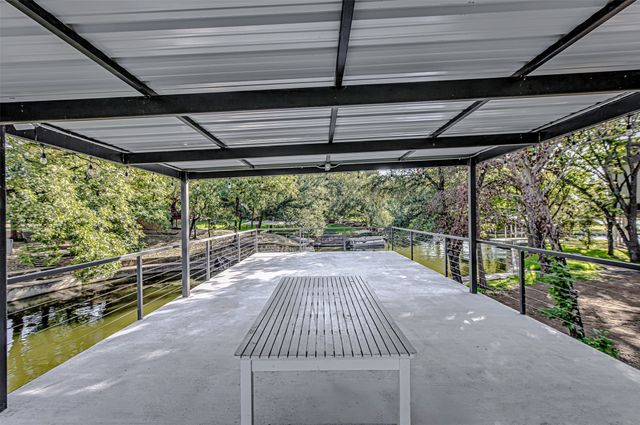 1336 S Lakeside Drive, Burnet, TX 78611
