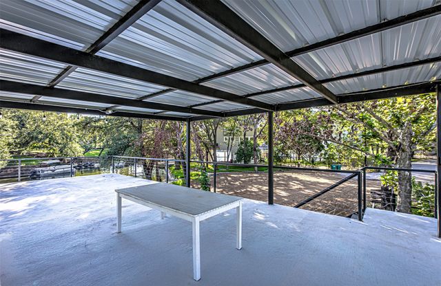 1336 S Lakeside Drive, Burnet, TX 78611