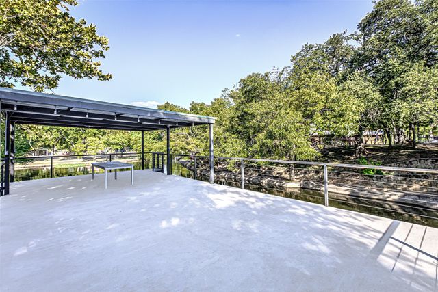 1336 S Lakeside Drive, Burnet, TX 78611