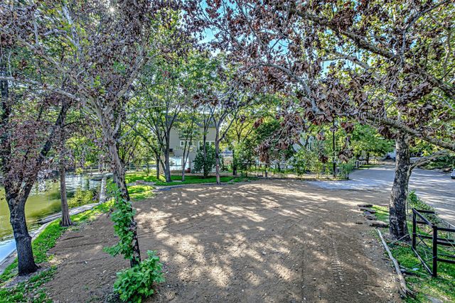 1336 S Lakeside Drive, Burnet, TX 78611