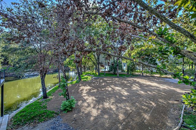 1336 S Lakeside Drive, Burnet, TX 78611