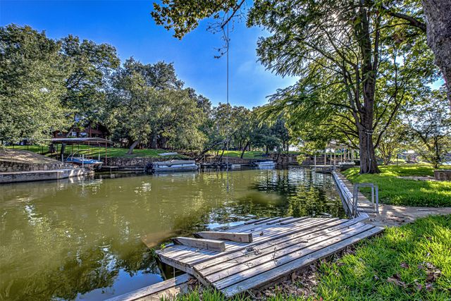 1336 S Lakeside Drive, Burnet, TX 78611