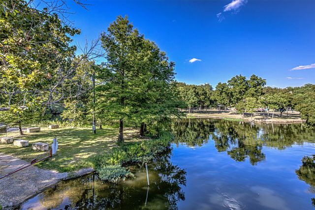 1336 S Lakeside Drive, Burnet, TX 78611