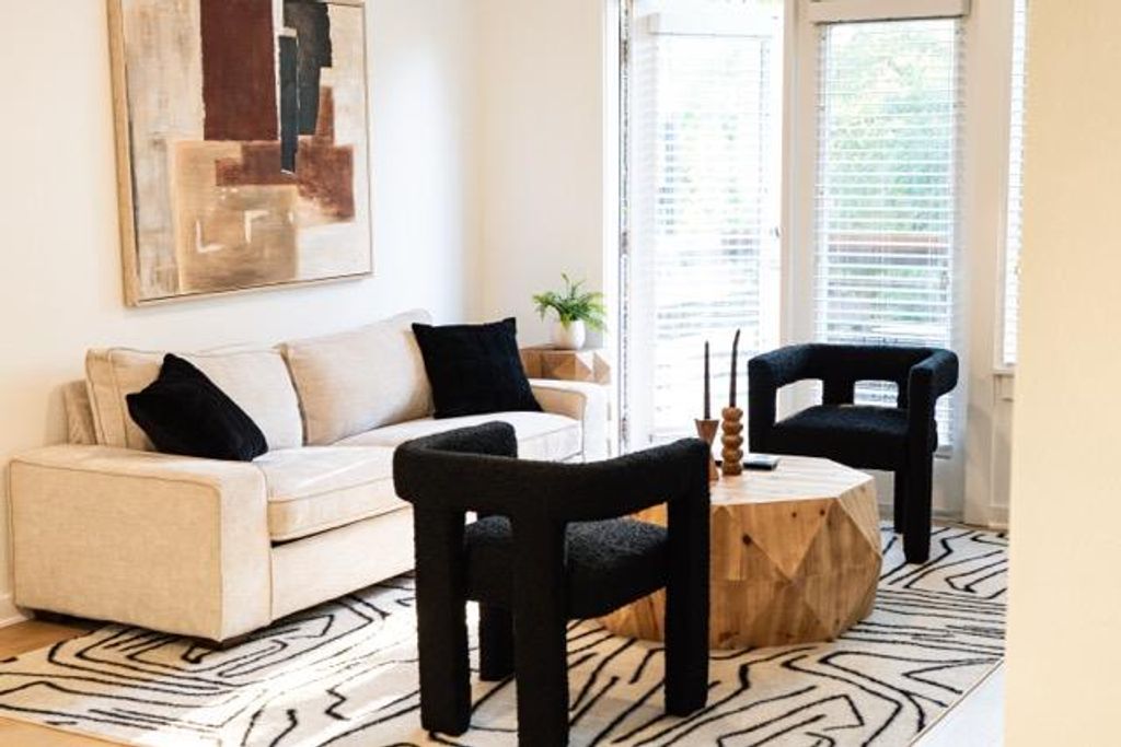 2505 Thornton RD 2106, Austin, TX 78704