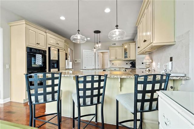 28919 Hackberry Circle, Paola, KS 66071