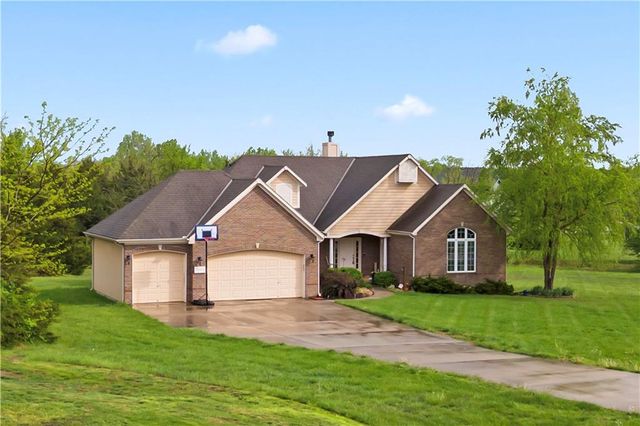 28919 Hackberry Circle, Paola, KS 66071