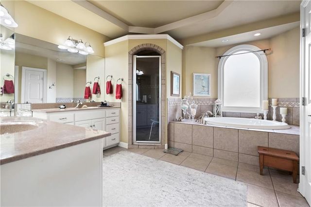 28919 Hackberry Circle, Paola, KS 66071