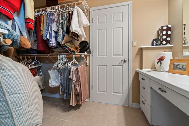 28919 Hackberry Circle, Paola, KS 66071