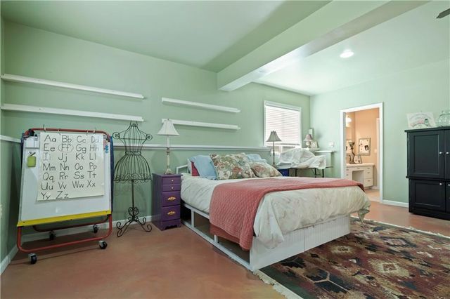 28919 Hackberry Circle, Paola, KS 66071