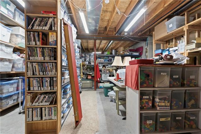 28919 Hackberry Circle, Paola, KS 66071