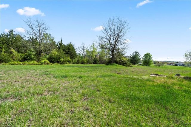 28919 Hackberry Circle, Paola, KS 66071