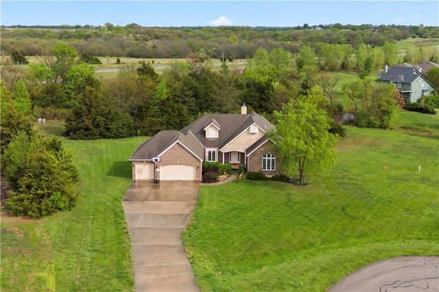 28919 Hackberry Circle, Paola, KS 66071