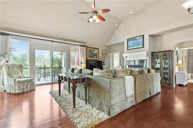 28919 Hackberry Circle, Paola, KS 66071