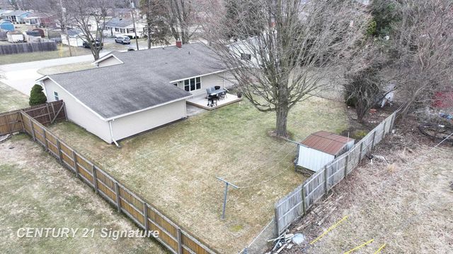 2201 N Berkshire Drive, Saginaw, MI 48603