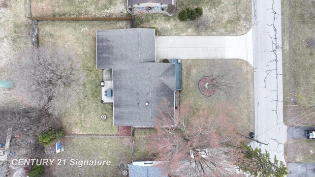 2201 N Berkshire Drive, Saginaw, MI 48603