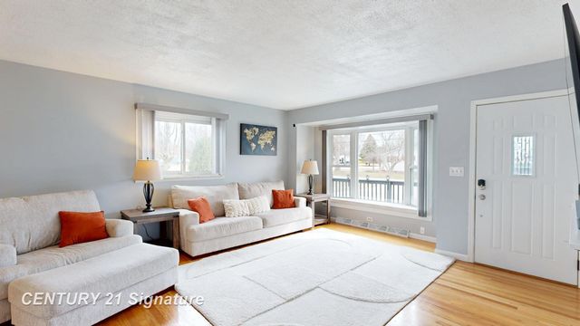 2201 N Berkshire Drive, Saginaw, MI 48603