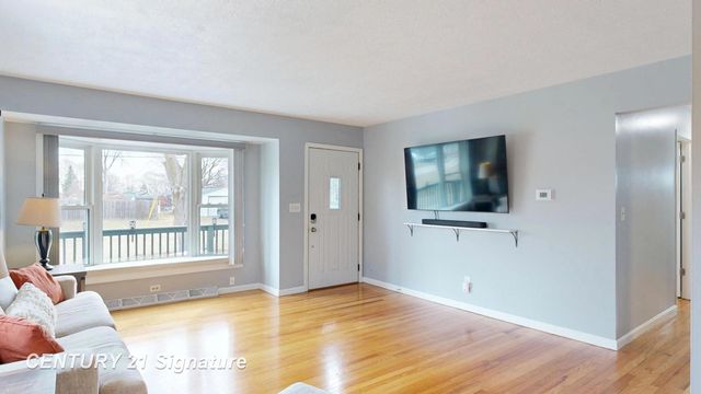 2201 N Berkshire Drive, Saginaw, MI 48603