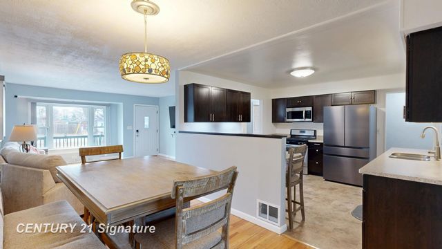 2201 N Berkshire Drive, Saginaw, MI 48603