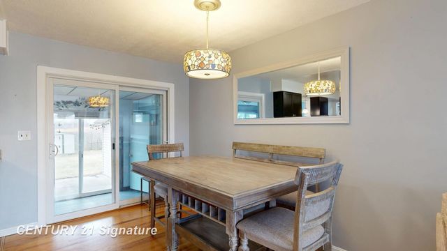 2201 N Berkshire Drive, Saginaw, MI 48603