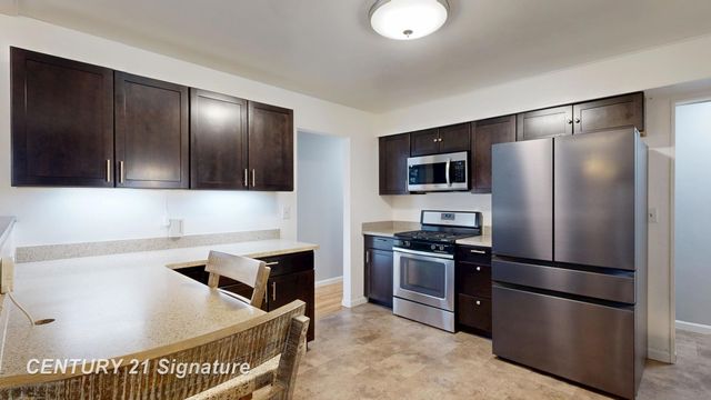 2201 N Berkshire Drive, Saginaw, MI 48603