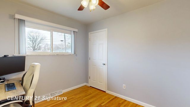 2201 N Berkshire Drive, Saginaw, MI 48603