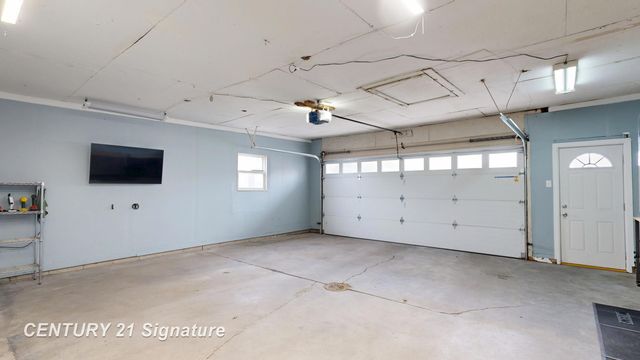 2201 N Berkshire Drive, Saginaw, MI 48603