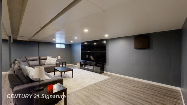 2201 N Berkshire Drive, Saginaw, MI 48603