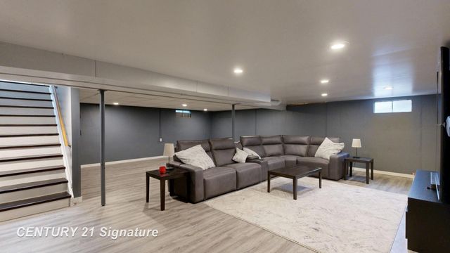 2201 N Berkshire Drive, Saginaw, MI 48603