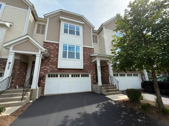 821 W Chase Lane, Palatine, IL 60067