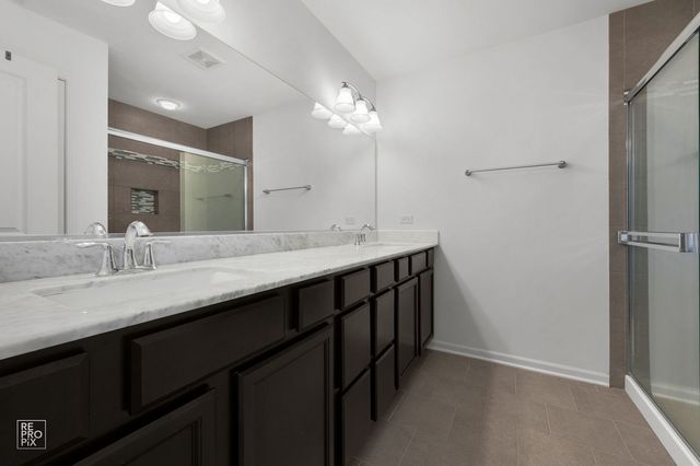 821 W Chase Lane, Palatine, IL 60067