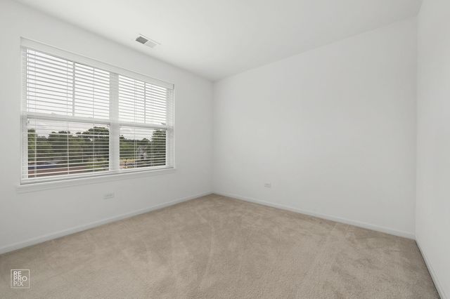 821 W Chase Lane, Palatine, IL 60067