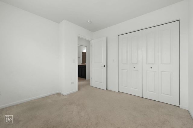 821 W Chase Lane, Palatine, IL 60067