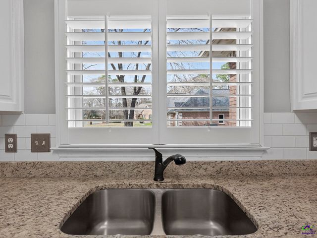 100 Club Place Court, Warner Robins, GA 31088