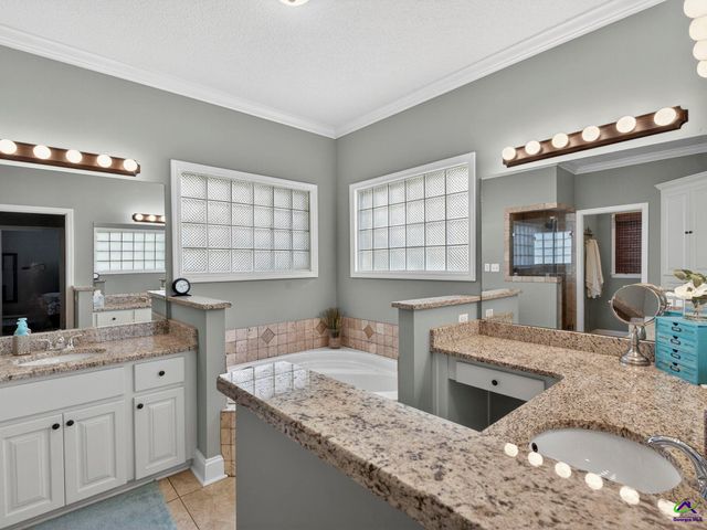 100 Club Place Court, Warner Robins, GA 31088