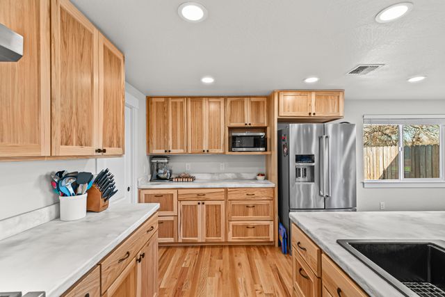 6030 Rock Way, Central Point, OR 97502