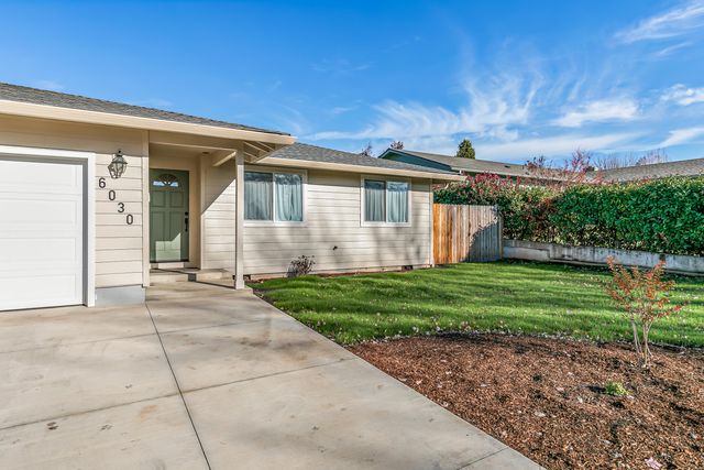 6030 Rock Way, Central Point, OR 97502