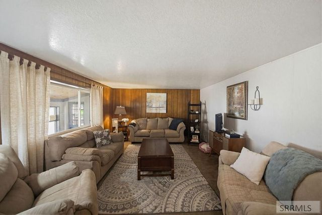 666 E 65th N, Idaho Falls, ID 83401