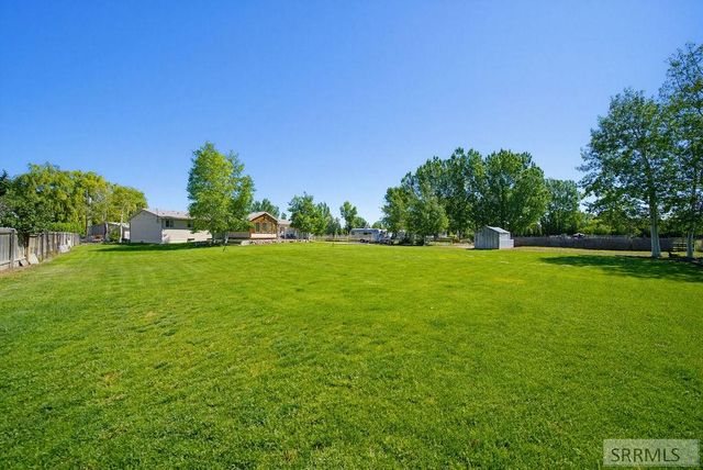 666 E 65th N, Idaho Falls, ID 83401