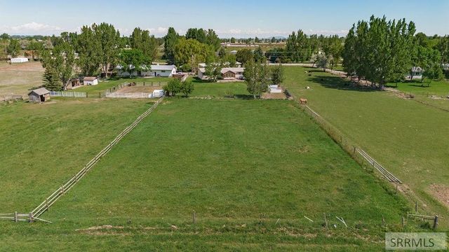 666 E 65th N, Idaho Falls, ID 83401