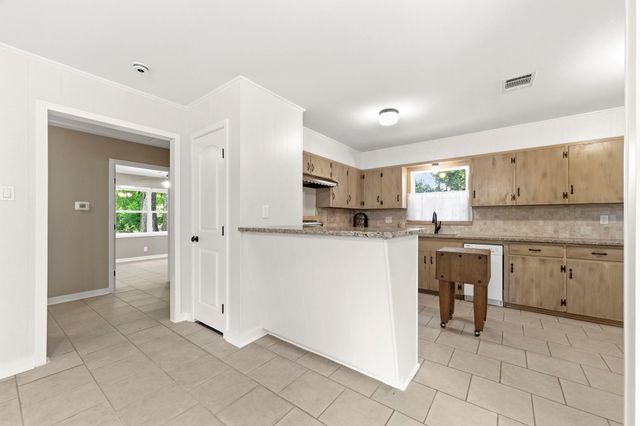 8330 Elm, Montgomery, TX 77316