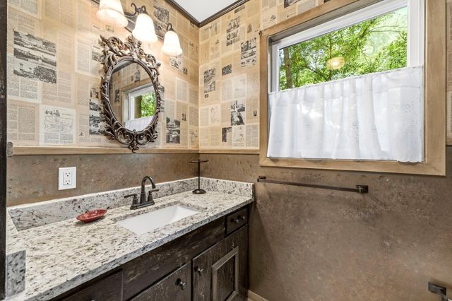 8330 Elm, Montgomery, TX 77316