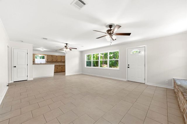 8330 Elm, Montgomery, TX 77316