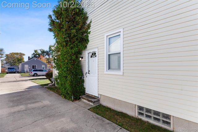 3876 20th Street, Wyandotte, MI 48192