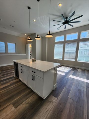 7710 Kivu Ln, Houston, TX 77055