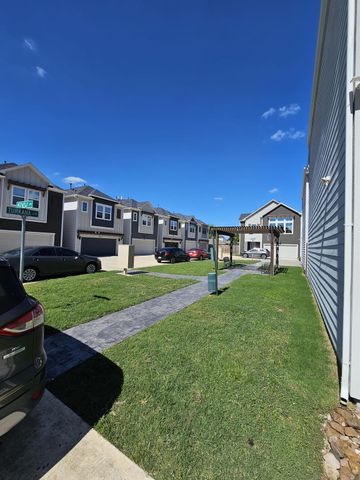 7710 Kivu Ln, Houston, TX 77055