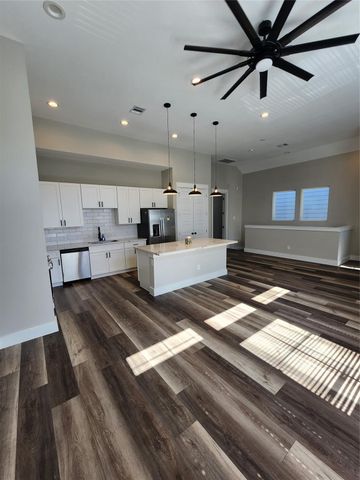 7710 Kivu Ln, Houston, TX 77055