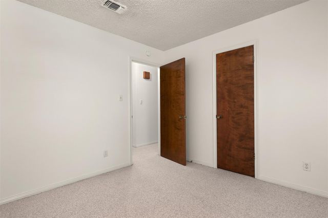 121 Maple Street, Lake Jackson, TX 77566