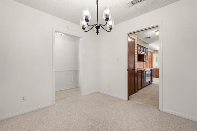 121 Maple Street, Lake Jackson, TX 77566