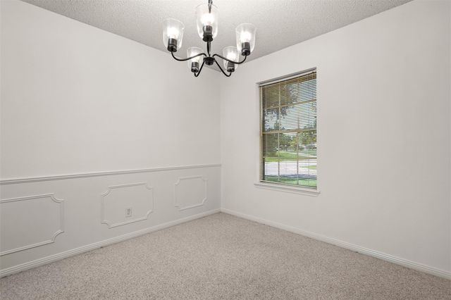 121 Maple Street, Lake Jackson, TX 77566