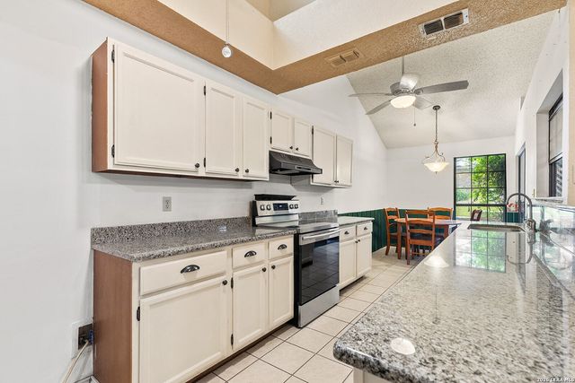 3801 HUNTERS GLN, Schertz, TX 78108